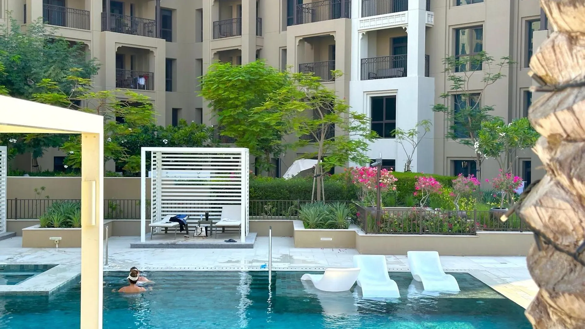 Ultra Luxury Flat With Amazing Pool Near To Burj Apartment Dubai