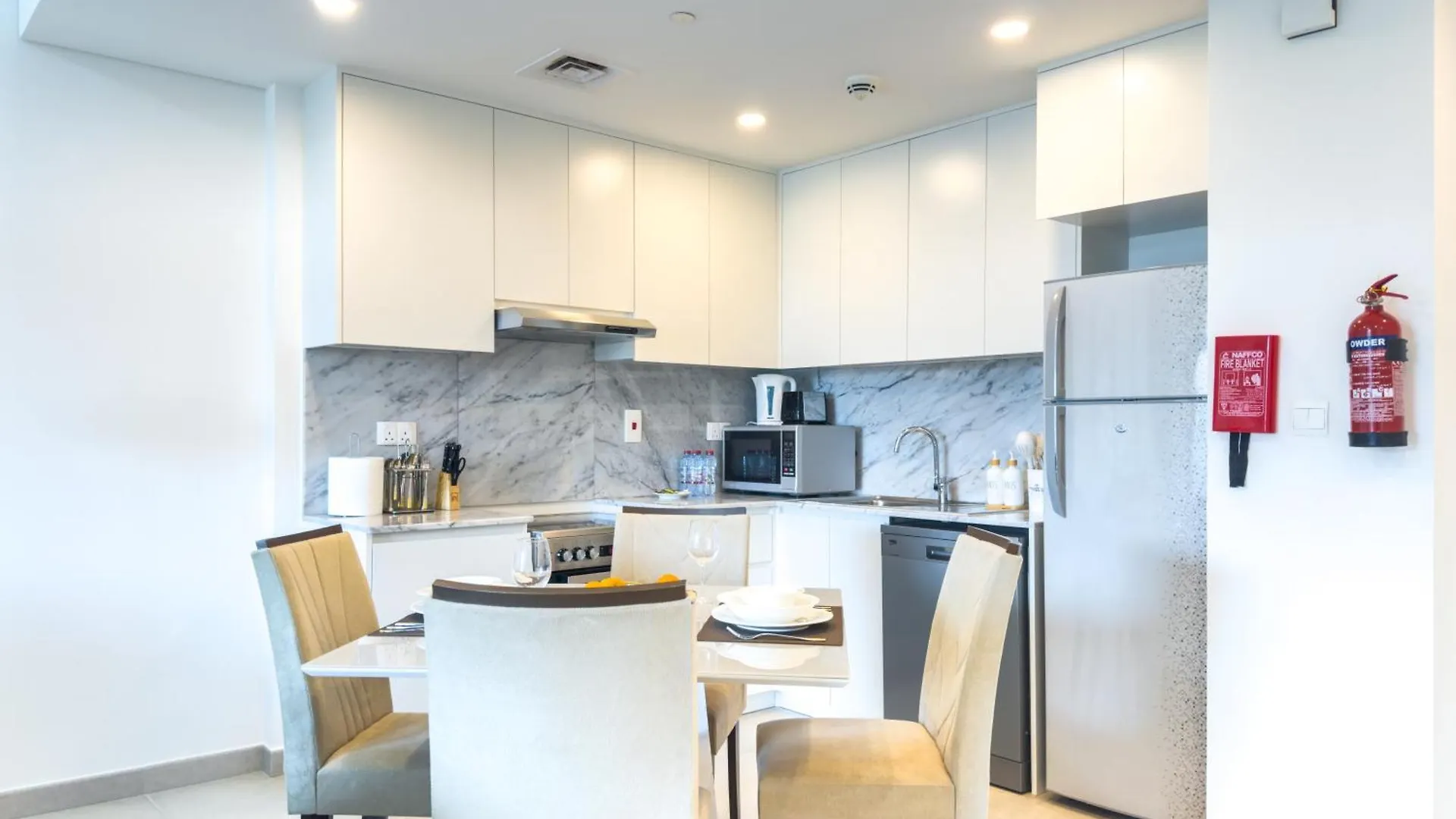 Ultra Luxury Flat With Amazing Pool Near To Burj Apartment Dubai