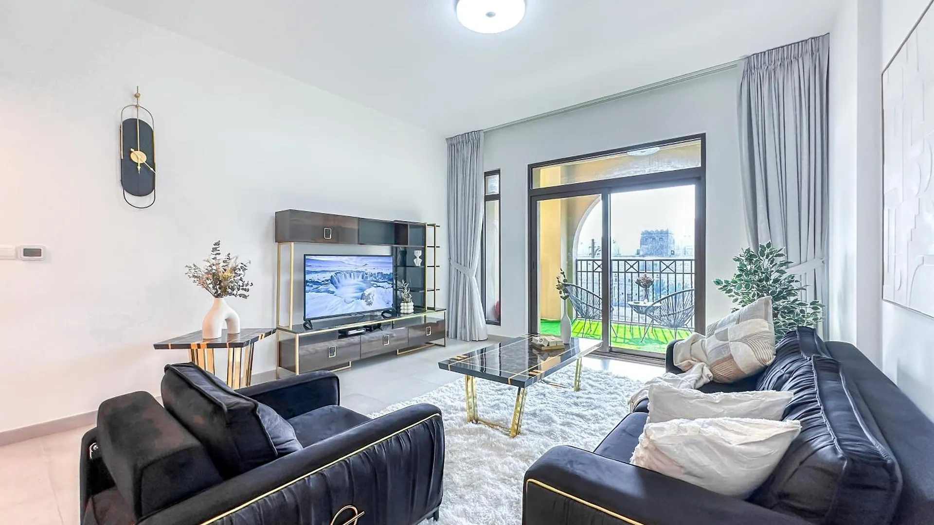 Ultra Luxury Flat With Amazing Pool Near To Burj Apartment Dubai